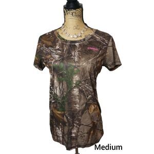 Magellan Womens Camo Tee M RealTree Edge Pink Logo Outdoors Hunting Top Nature